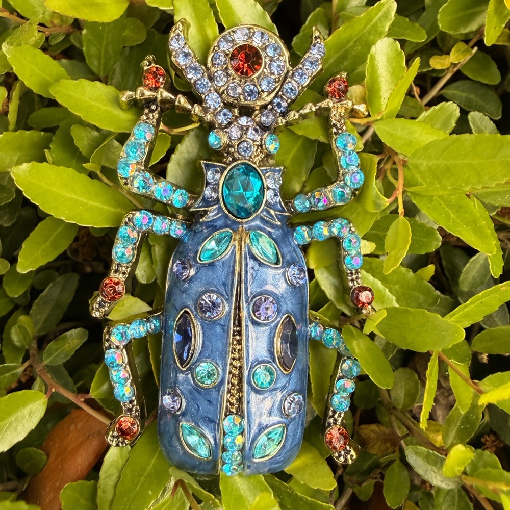 Blue Jeweled Beetle Brooch with Multicolor Crystals - Picture 4 of 5